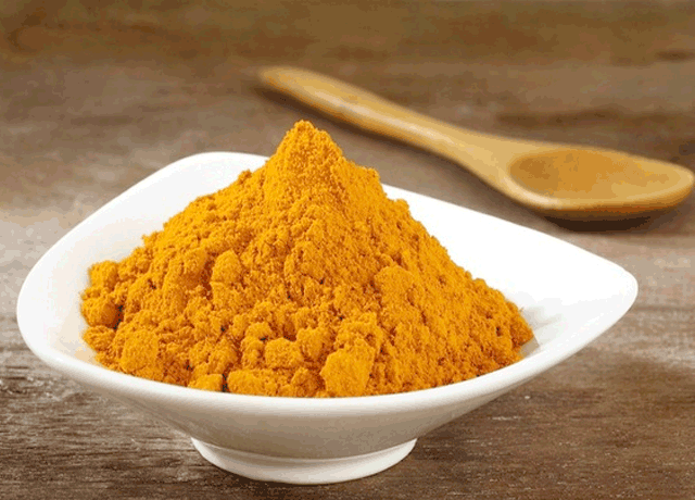 Nano Curcumin - vàng thau lẫn lộn