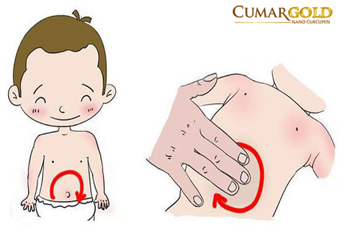 Xoa bụng cho trẻ 9 tháng bị đau dạ dày